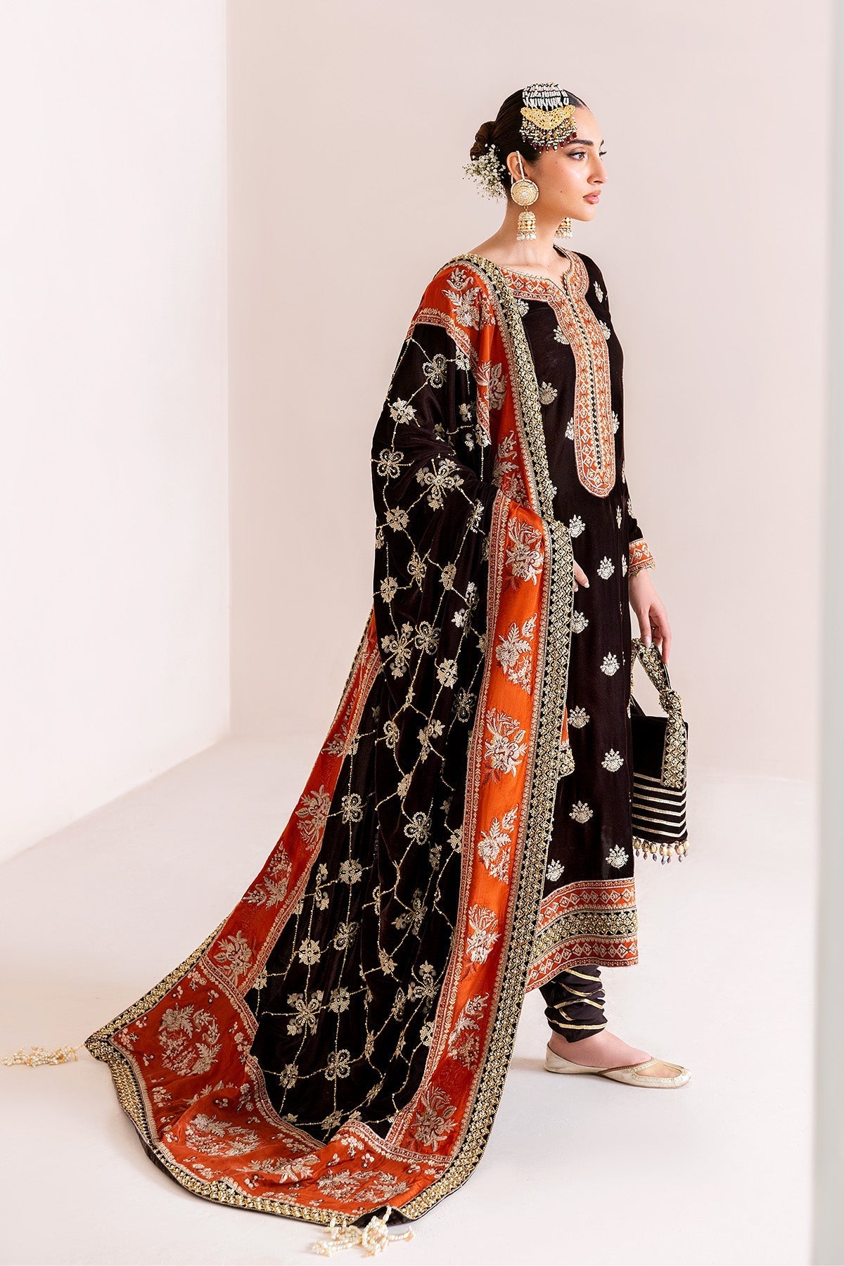 Alizeh | Makhmal Luxury Velvet Edit |Sabaat, image 5