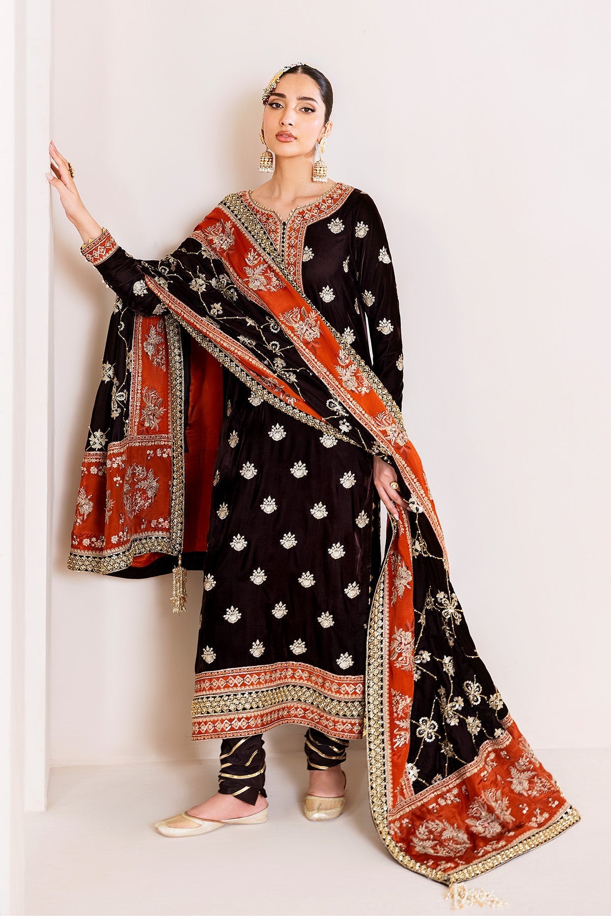 Alizeh | Makhmal Luxury Velvet Edit |Sabaat, image 4