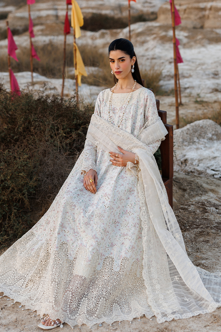 Emaan adeel | Sunlit Groove Luxury Lawn 26 | SUNKISSED-5