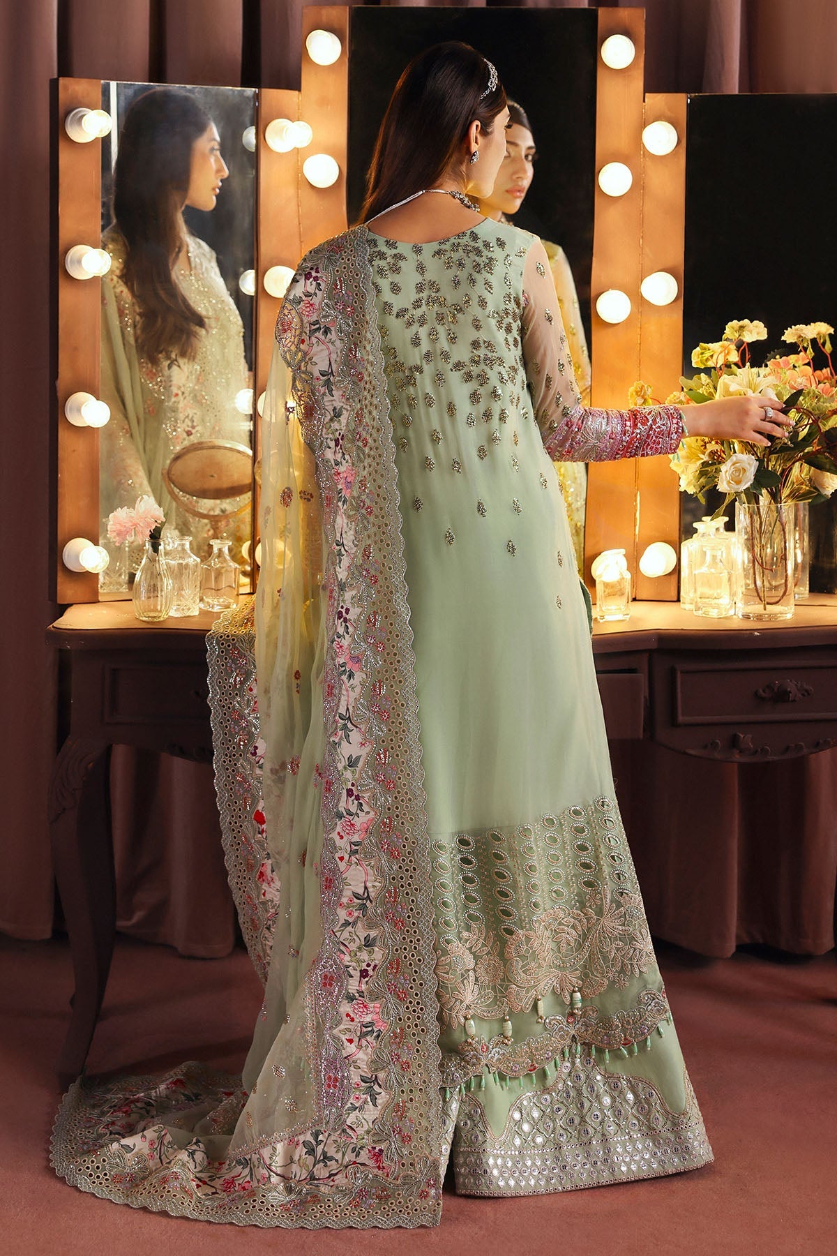 Nureh | Jhoomro 25' | NL-86 Insia -  Nureh jhoomro 25 - Original Designer Dress - House of Maryam