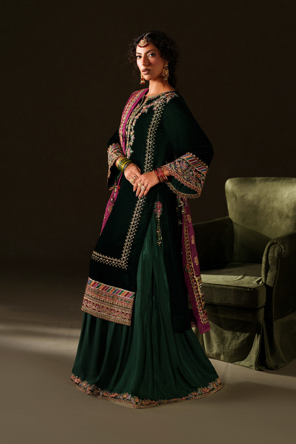 Iznik | Velvet 25 | IV-74 Embroidered Velvet, image 3