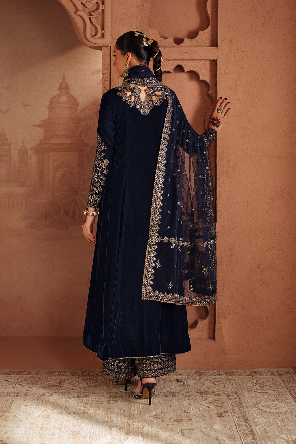 Iznik | Velvet 25 | IV-66 Embroidered Velvet-2