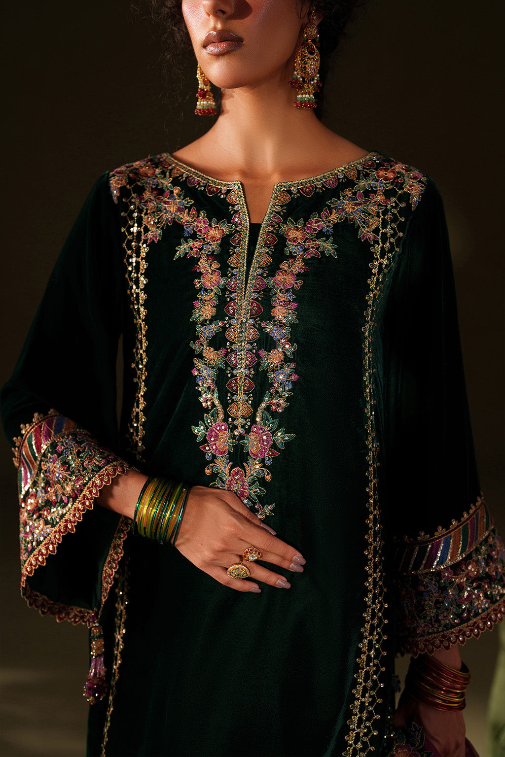 Iznik | Velvet 25 | IV-74 Embroidered Velvet, image 6
