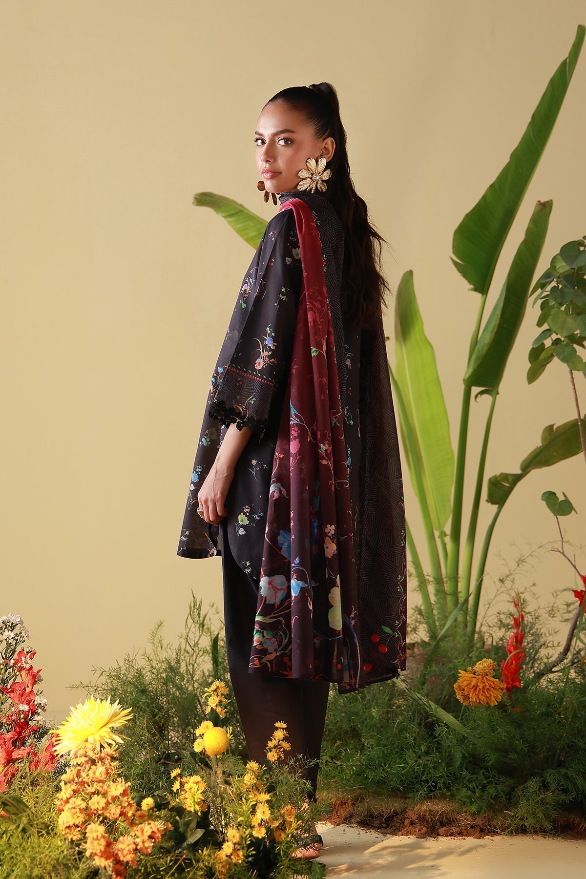 Sahar | Mirha Casual Pret | Obsidian Flora, image 2