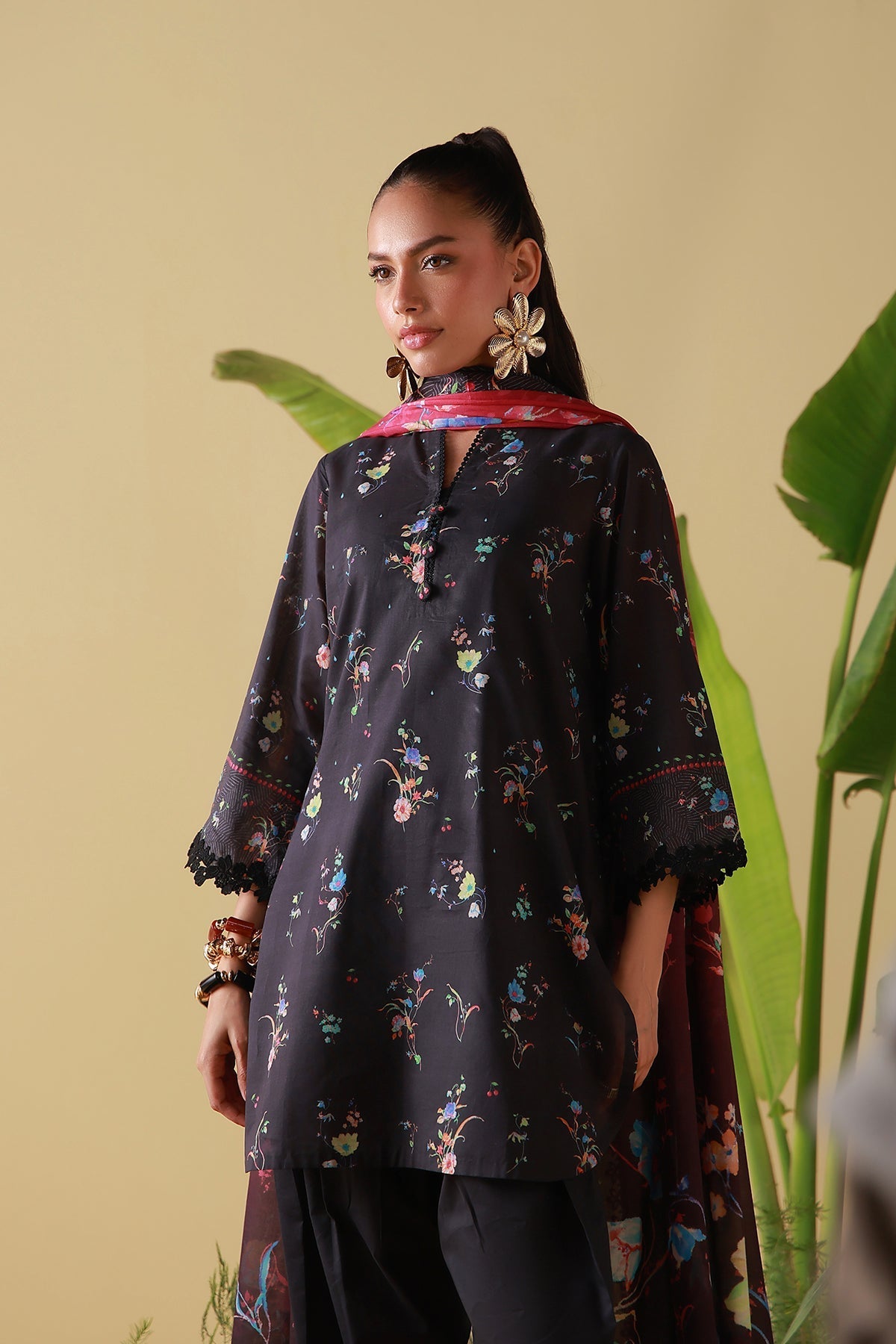 Sahar | Mirha Casual Pret | Obsidian Flora-4