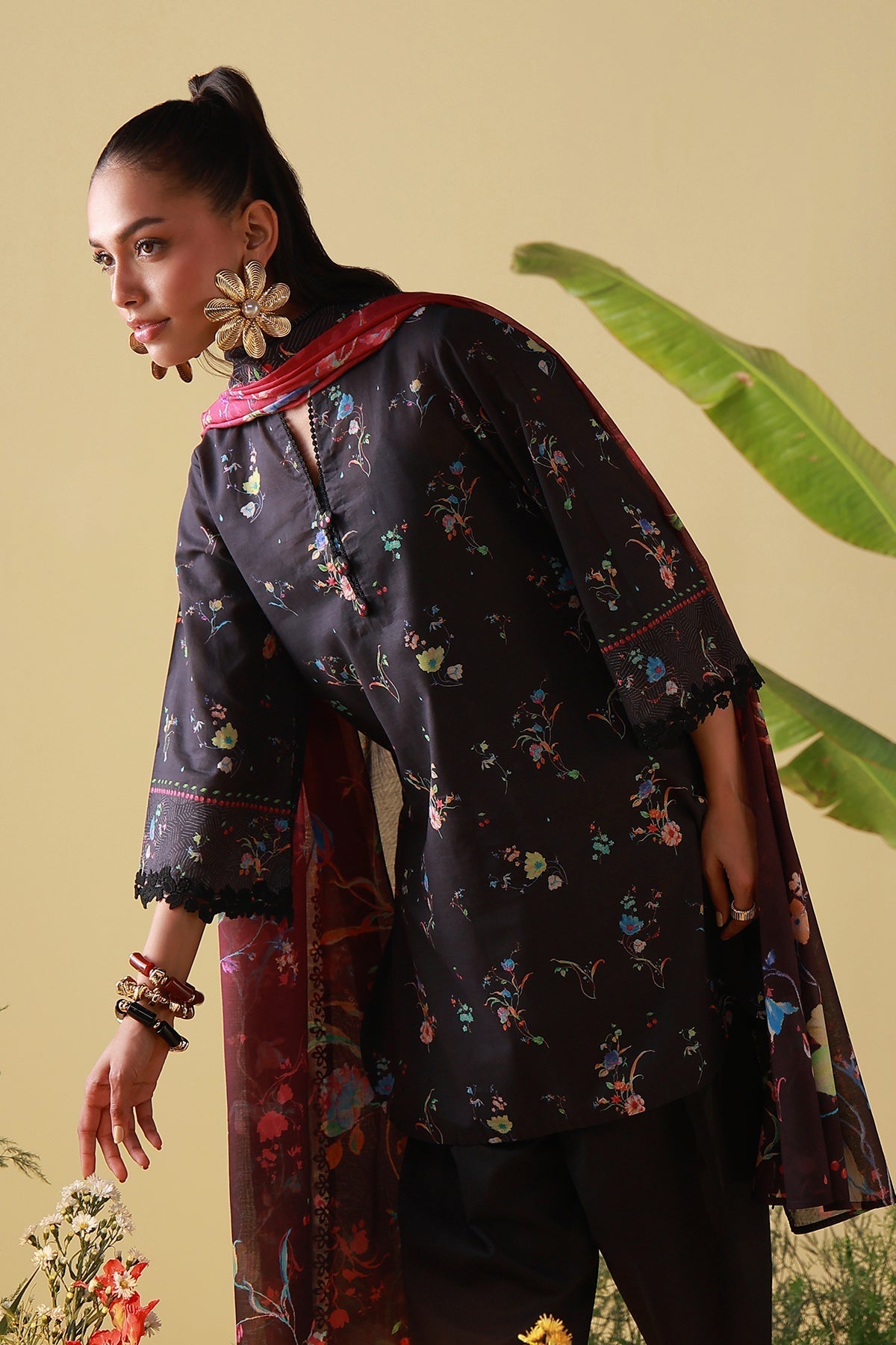 Sahar | Mirha Casual Pret | Obsidian Flora-5