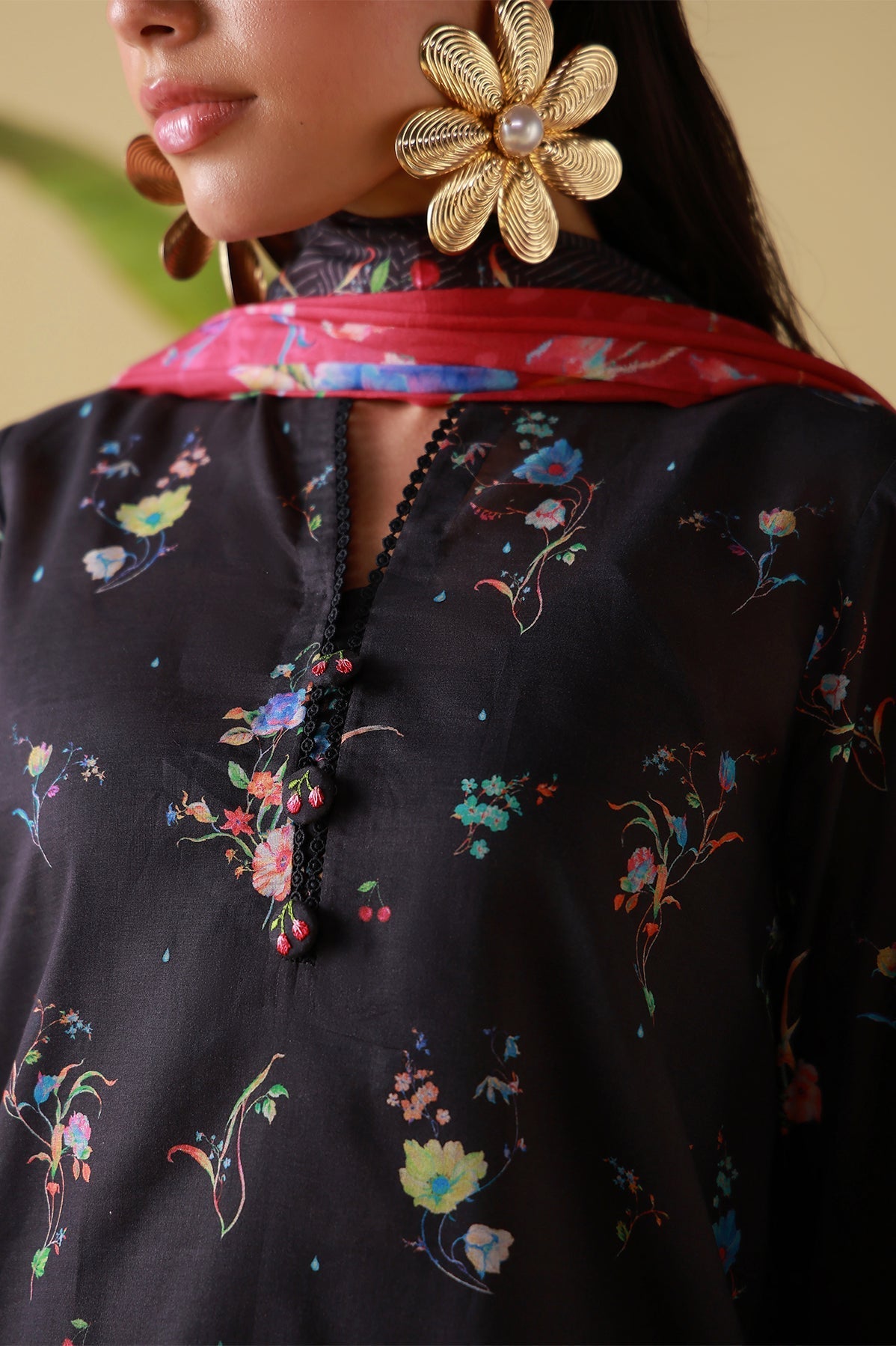 Sahar | Mirha Casual Pret | Obsidian Flora-3