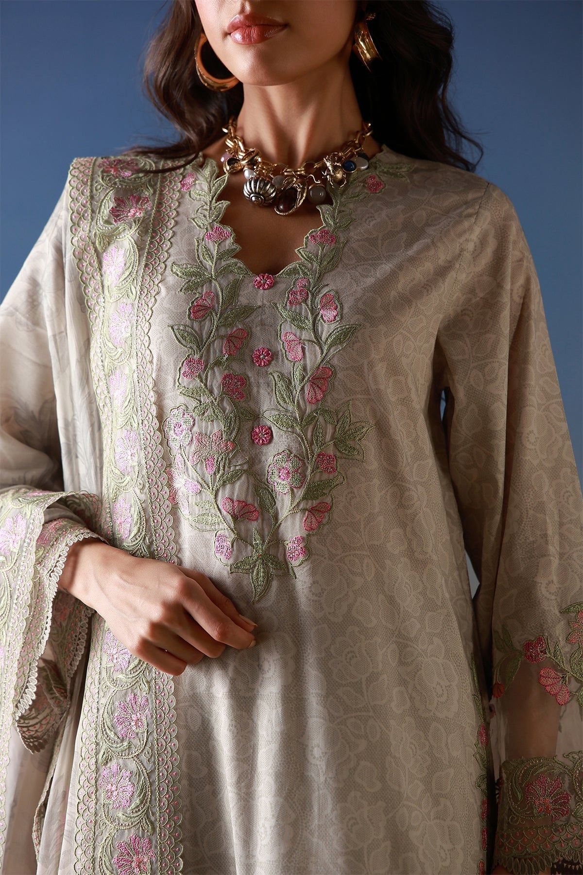 Sahar | Mirha Casual Pret | Ivory Petaline-4
