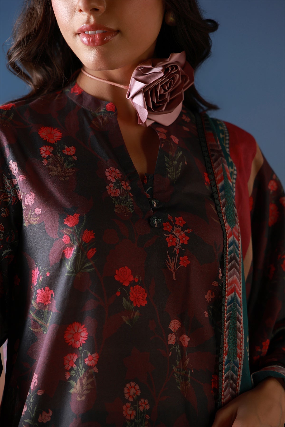 Sahar | Mirha Casual Pret | Noir Roseraie, image 3