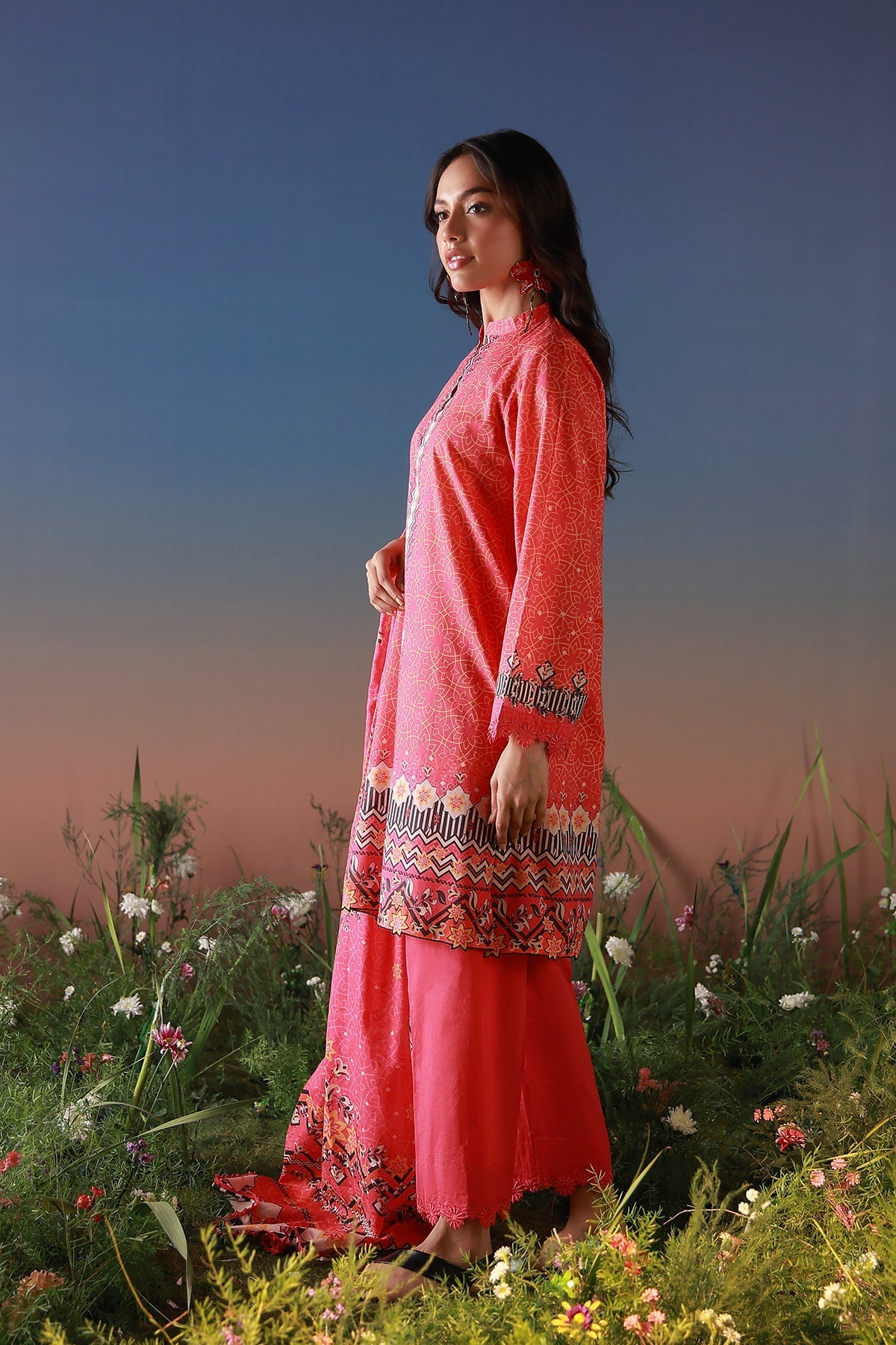 Sahar | Mirha Casual Pret | Scarlet Tapestry, image 5