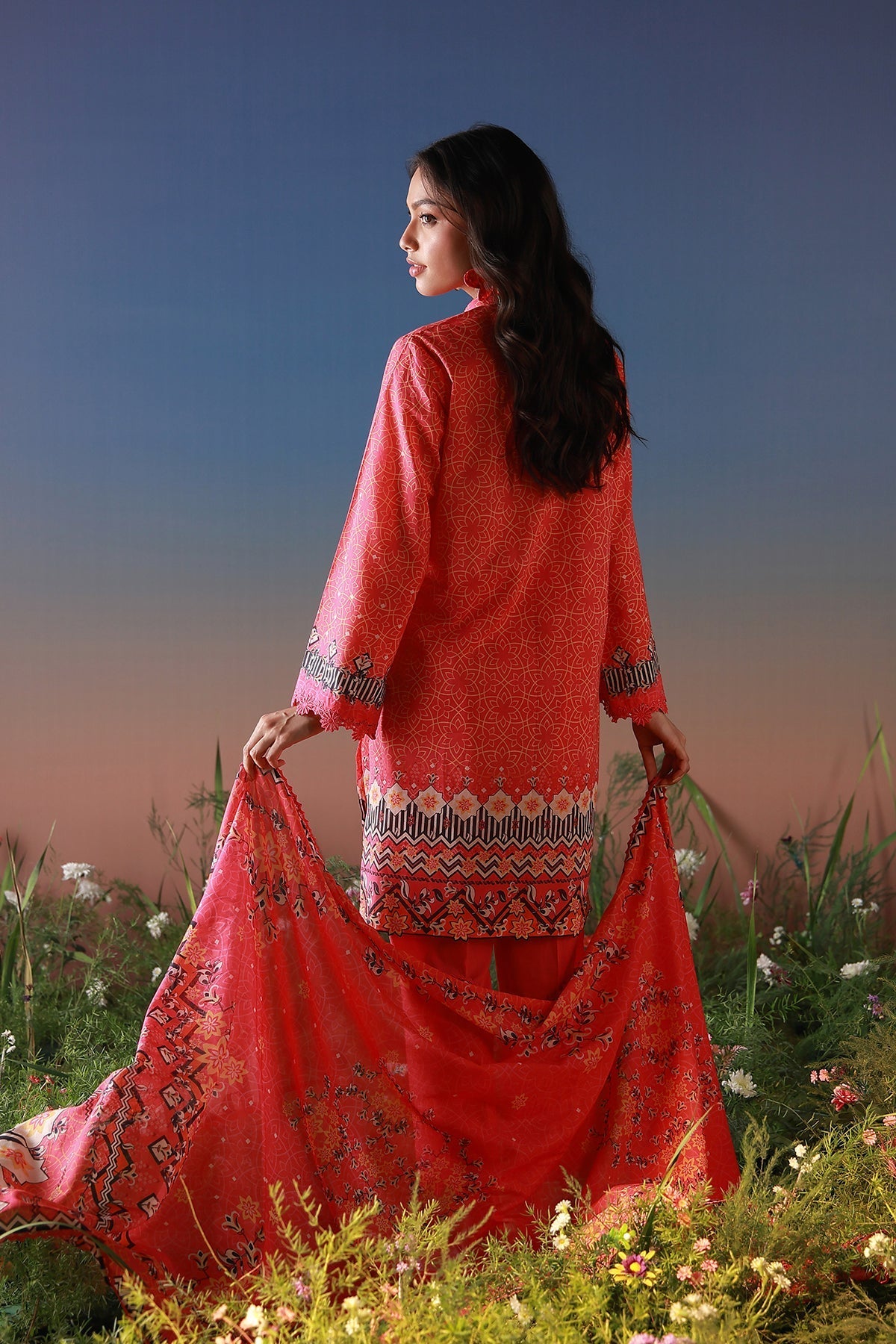 Sahar | Mirha Casual Pret | Scarlet Tapestry, image 2