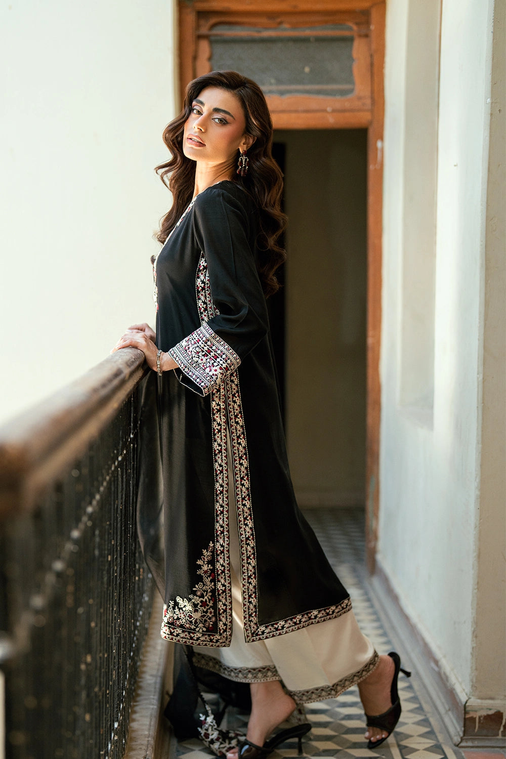 Azure | Vogue Formals | Black Swan, image 2