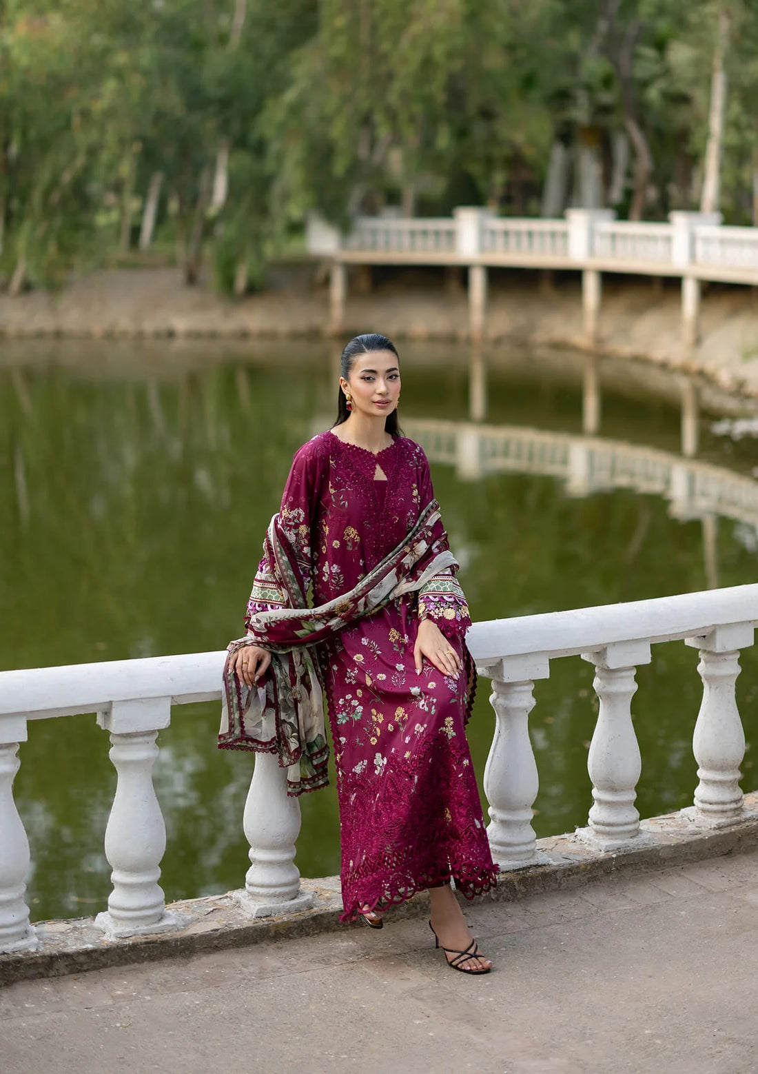 Elaf Premium | Signature Embroidered Lawn with Chiffon Collection 26 | ESG-2A NORA, image 4