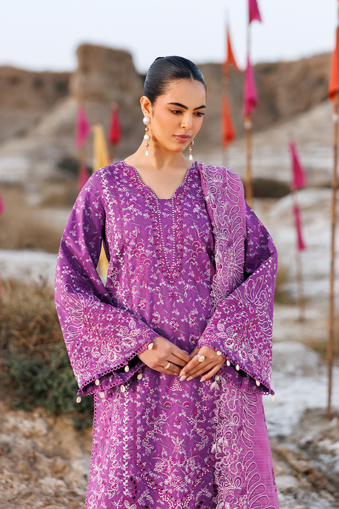 Emaan adeel | Sunlit Groove Luxury Lawn 26 | FLORAL FRENZY-3