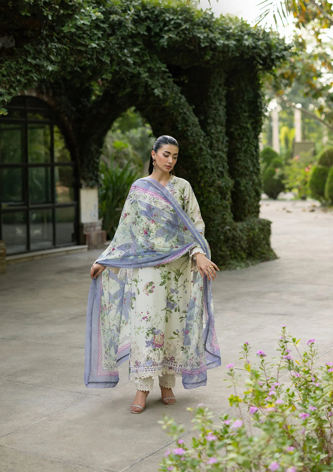 Elaf Premium | Signature Embroidered Lawn with Chiffon Collection 26 | ESG-3B KATIE-4
