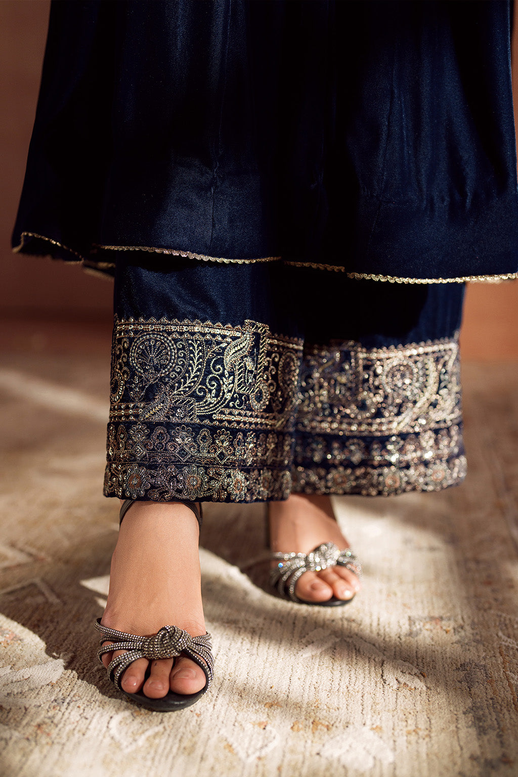 Iznik | Velvet 25 | IV-66 Embroidered Velvet-7