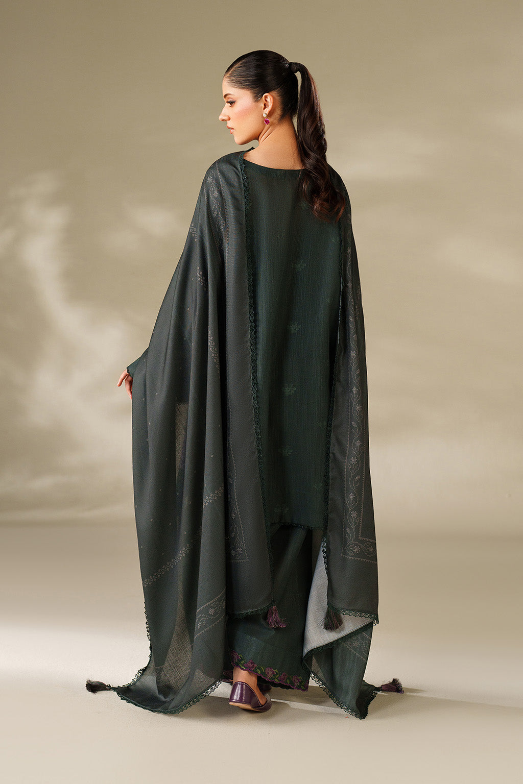 Iznik | Winter Chapter 25 | UE-567 Printed Khaddar, image 2
