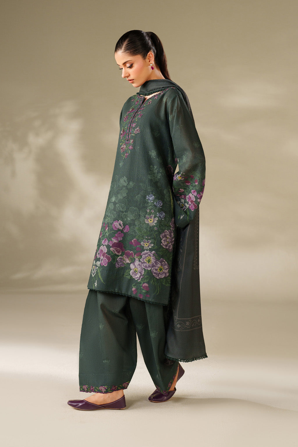 Iznik | Winter Chapter 25 | UE-567 Printed Khaddar, image 3