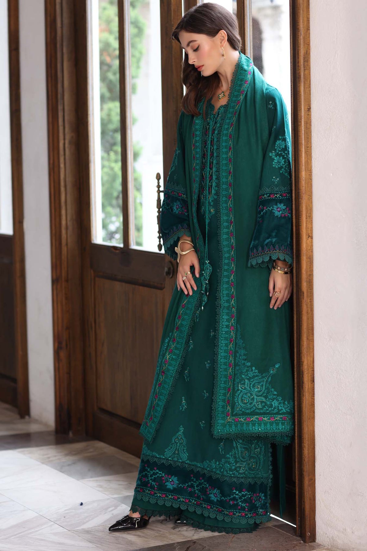 Noor by Saadia Asad | Winter Pashmina 25 | Emerald Reverie-7