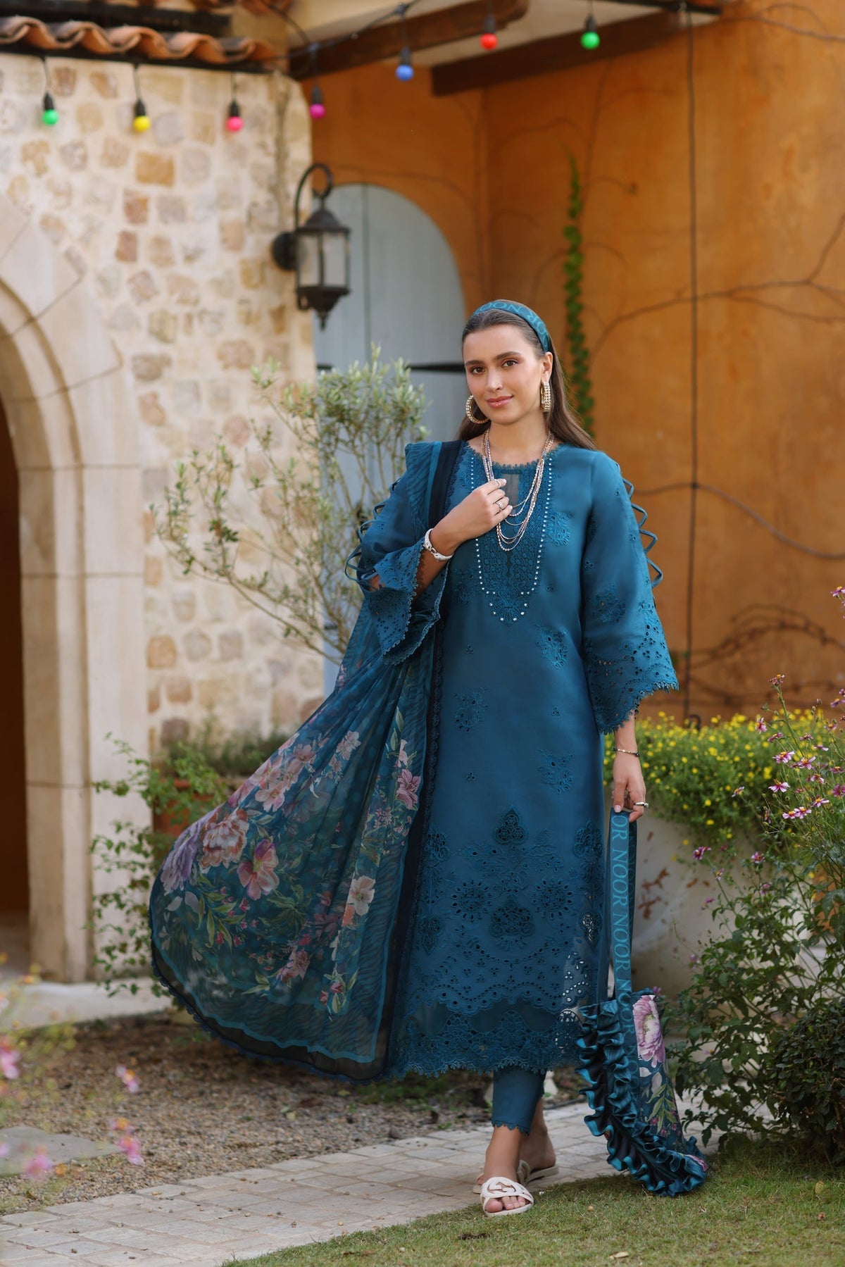 Noor by Saadia Asad | Luxe Chikankari 25 | D8-B -  Noor by Saadia Asad Ladies Clothes - Original Designer Dress - House of Maryam