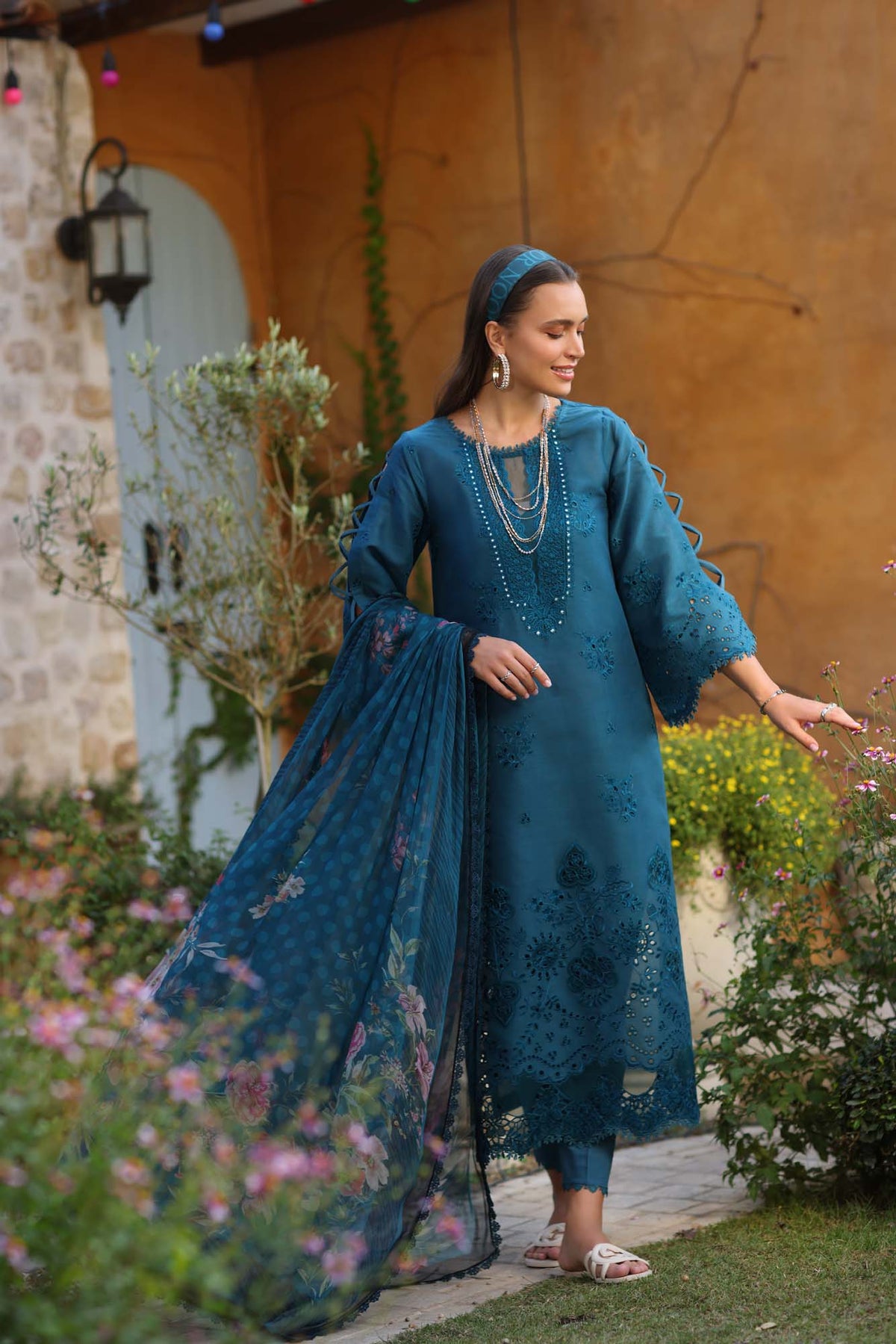 Noor by Saadia Asad | Luxe Chikankari 25 | D8-B -  Noor by Saadia Asad Ladies Clothes - Original Designer Dress - House of Maryam