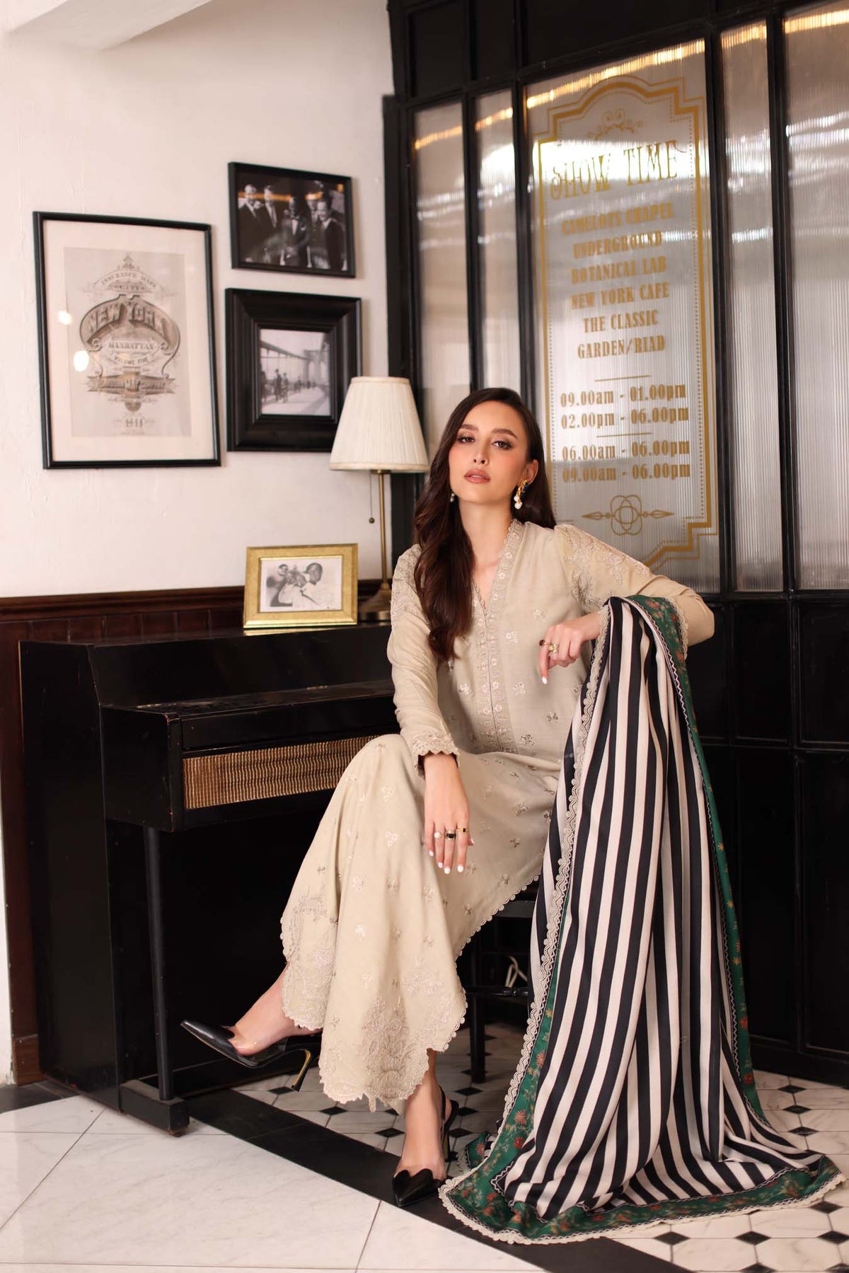 Saadia Asad | Winter Printkhaas 25 | D1 - B, image 4