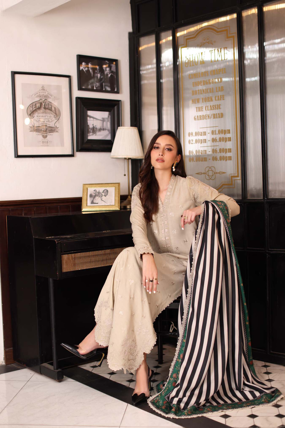 Saadia Asad | Winter Printkhaas 25 | D1 - B, image 4