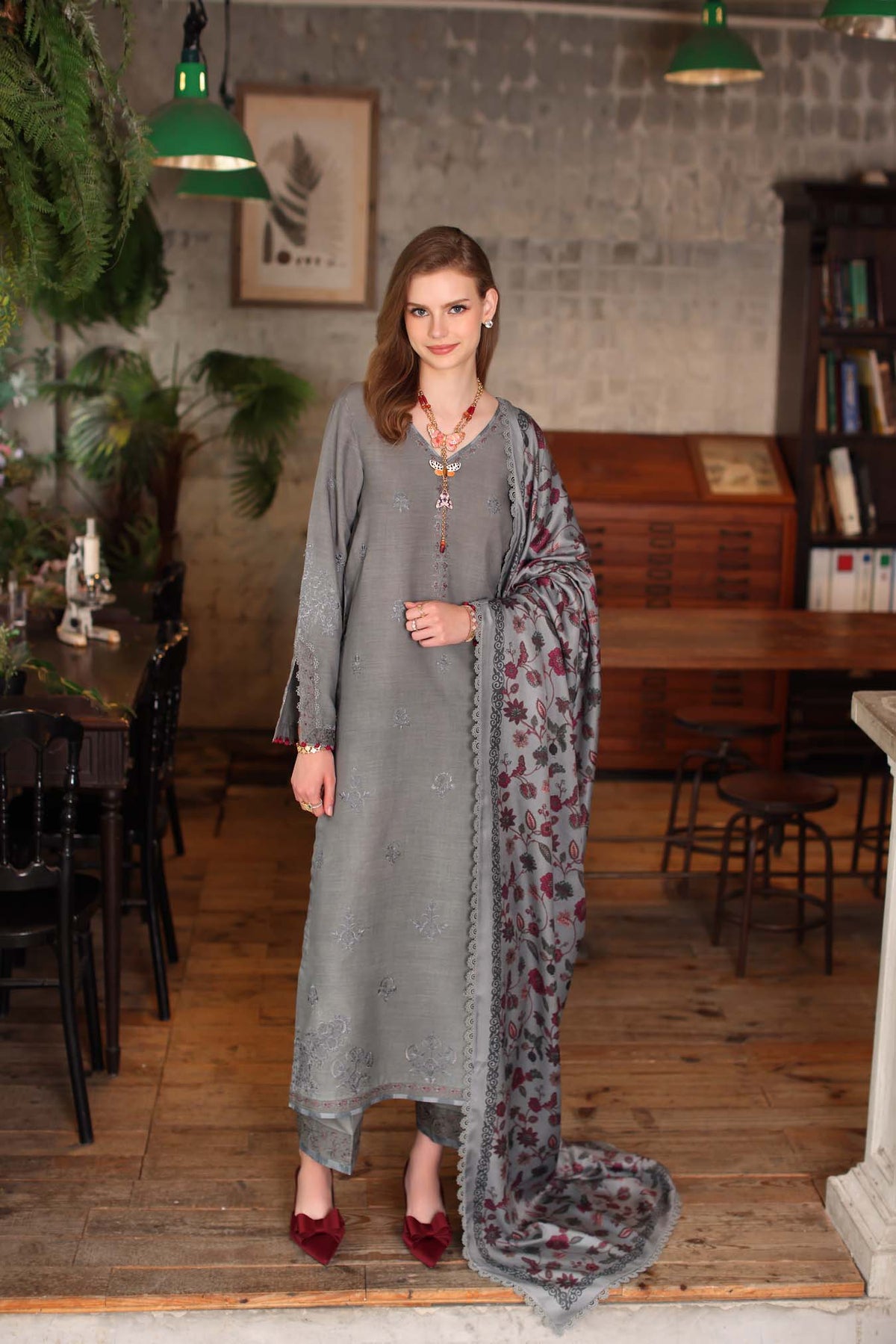 Saadia Asad | Winter Printkhaas 25 | D4 - B, image 2