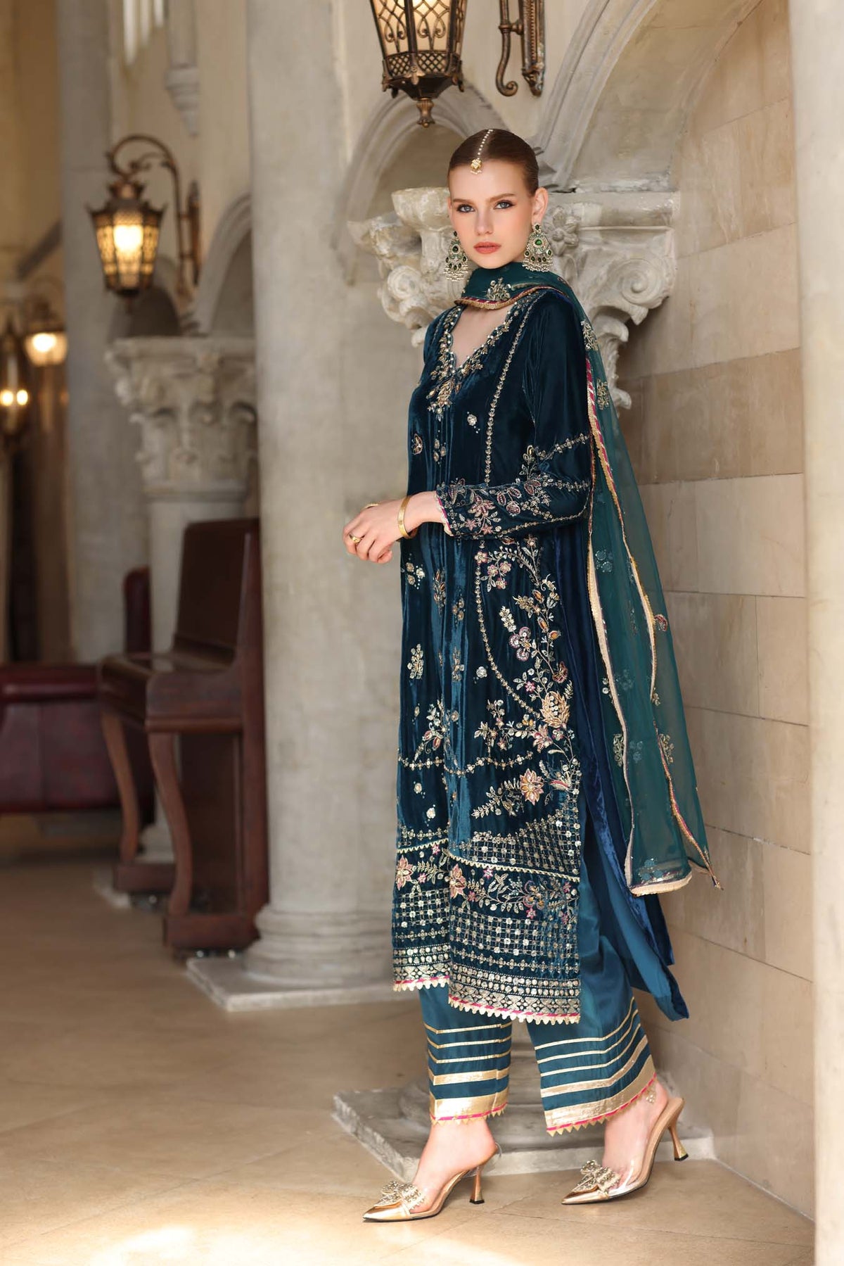 Noor by Saadia Asad | Handcrafted Velvet 25 | Andaleeb-2