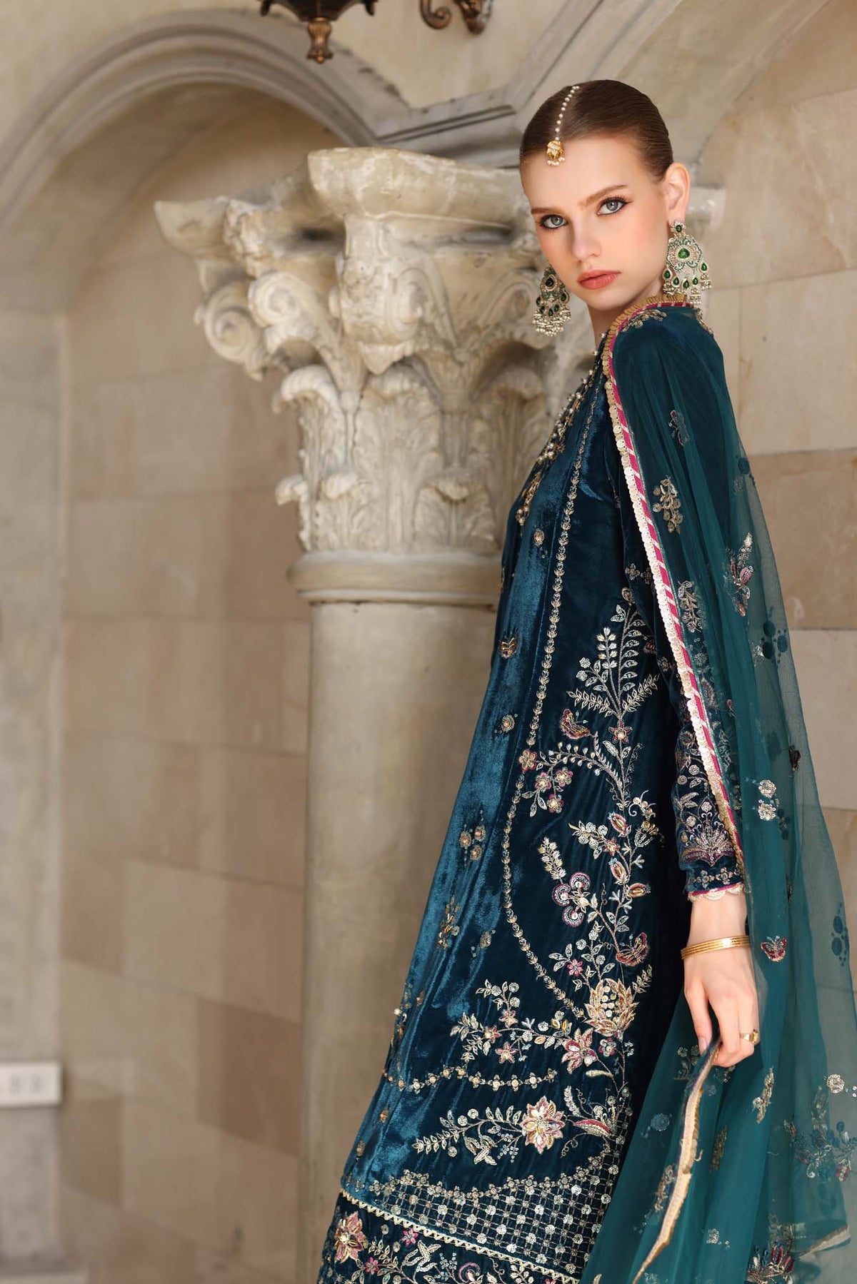 Noor by Saadia Asad | Handcrafted Velvet 25 | Andaleeb-5