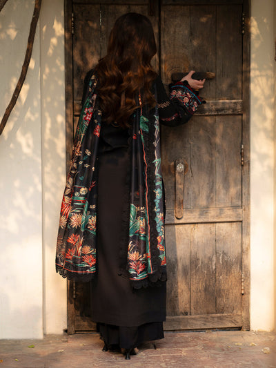 Mahnur | Angan Embroidered Lawn 26 | AN-007