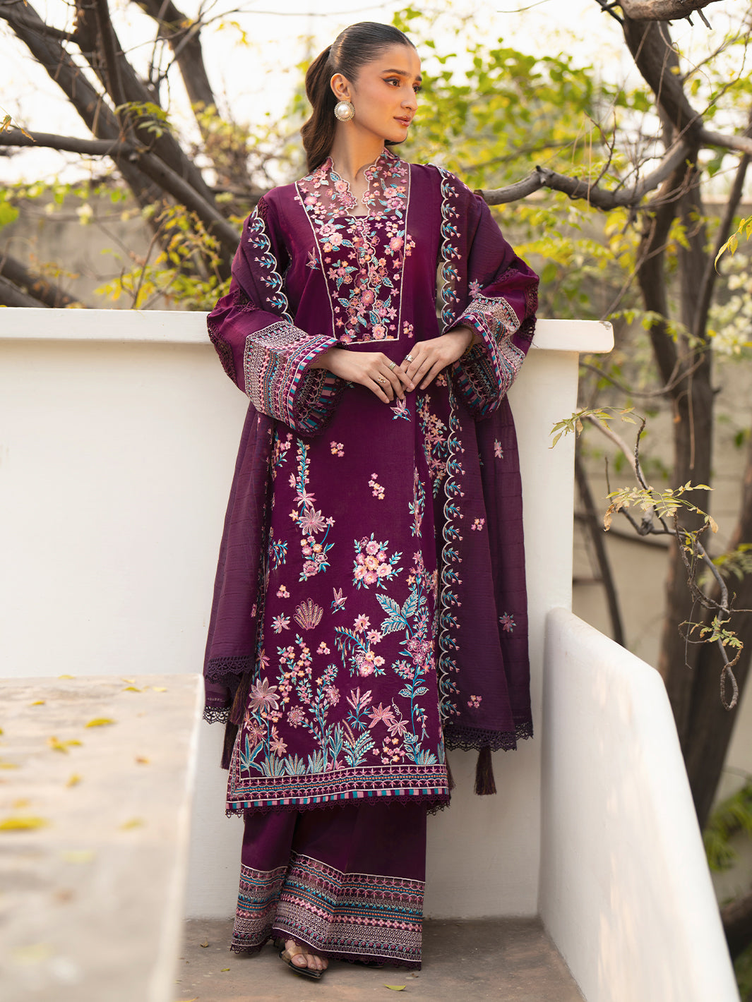 Mahnur | Angan Embroidered Lawn 26 | AN-008-4