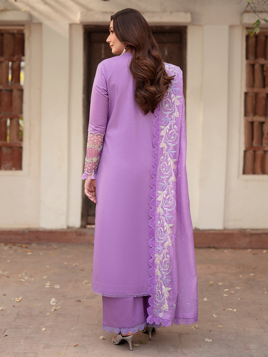 Mahnur | Angan Embroidered Lawn 26 | AN-09-2