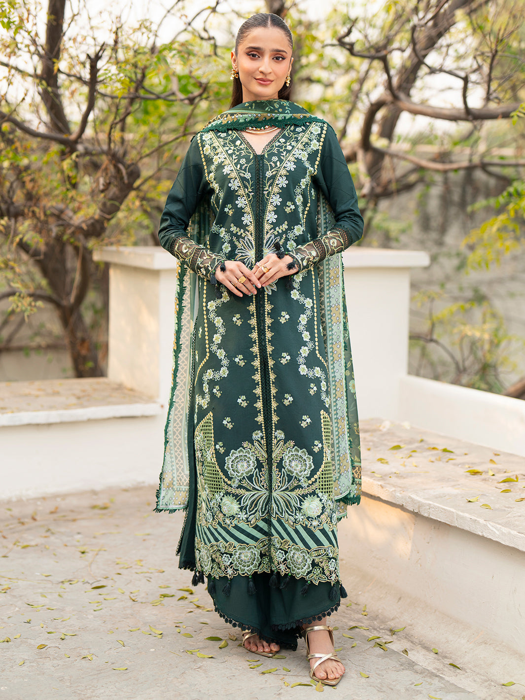 Mahnur | Angan Embroidered Lawn 26 | AN-010