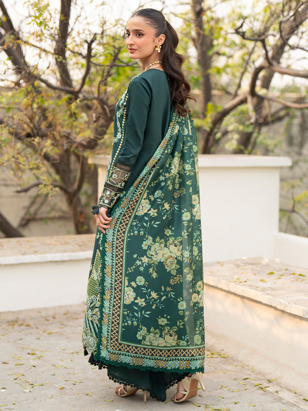 Mahnur | Angan Embroidered Lawn 26 | AN-010, image 2