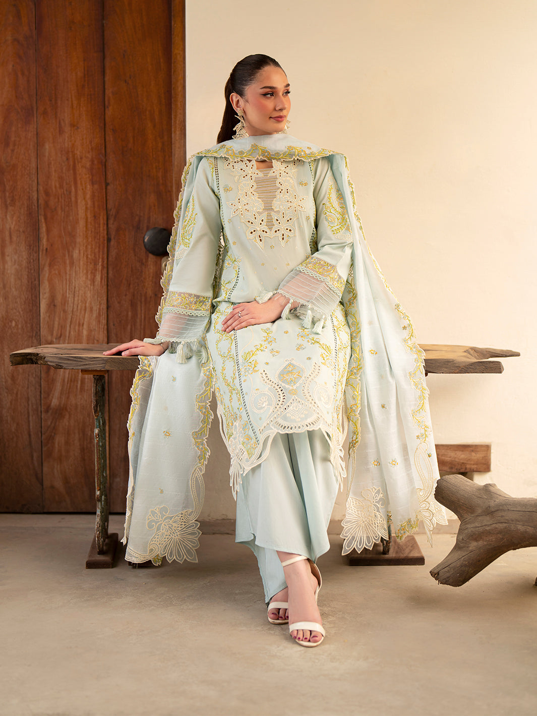 Mahnur | Angan Embroidered Lawn 26 | AN-013-4