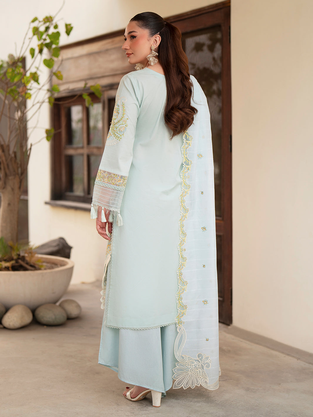 Mahnur | Angan Embroidered Lawn 26 | AN-013-2