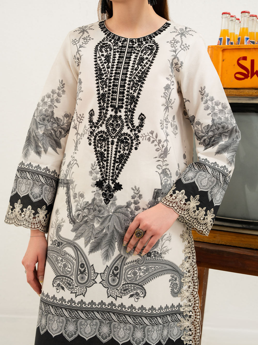 Mahnur | Anaya Lawn | ANA-005, image 3
