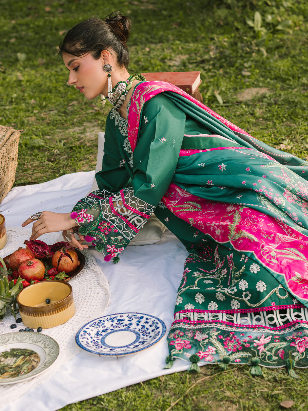 Mahnur | Dahlia Luxury Lawn 25 | Ara -  Mahnur Ladies Clothes - Original Designer Dress - House of Maryam