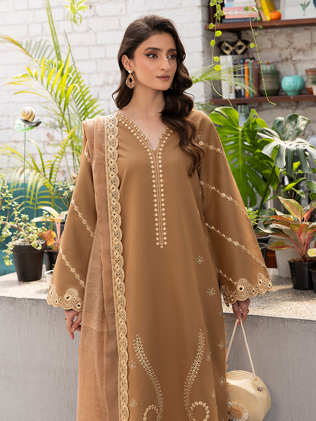 Izel | Meadow Muse Embroidered Lawn 25 | AVELA