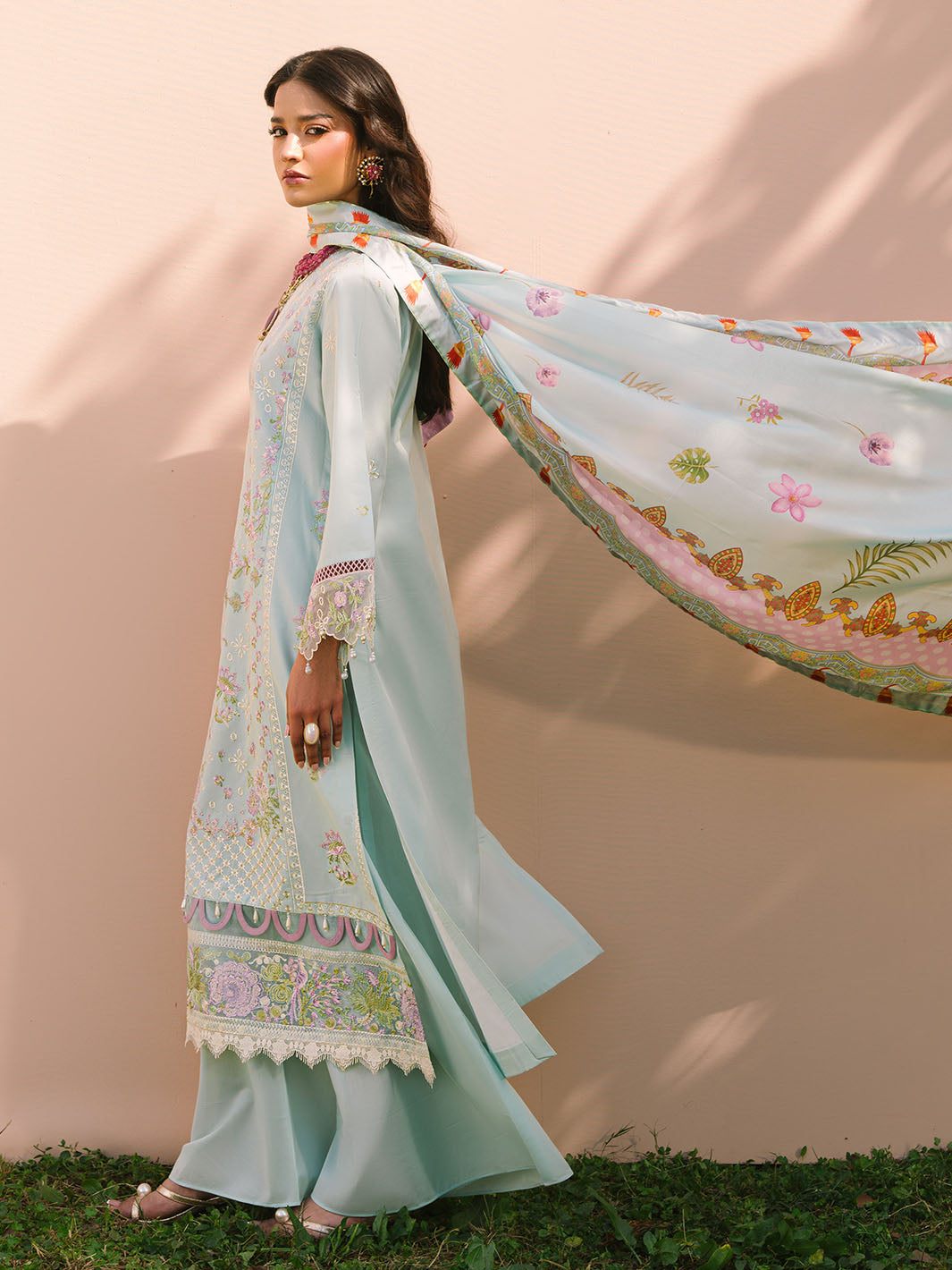 Mahnur | Dahlia Luxury Lawn 25 | Advina -  Mahnur Ladies Clothes - Original Designer Dress - House of Maryam