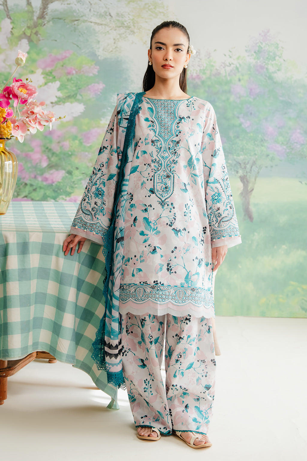Afrozeh | The Floral Charm | Cashmere -  Afrozeh Luxury - Original Designer Dress - House of Maryam