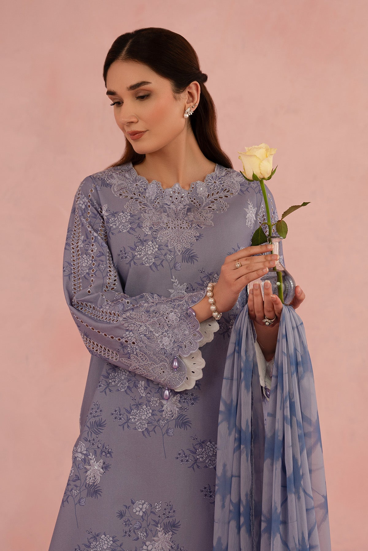 Afrozeh Columbine steel grey embroidered lawn suit, photo 3