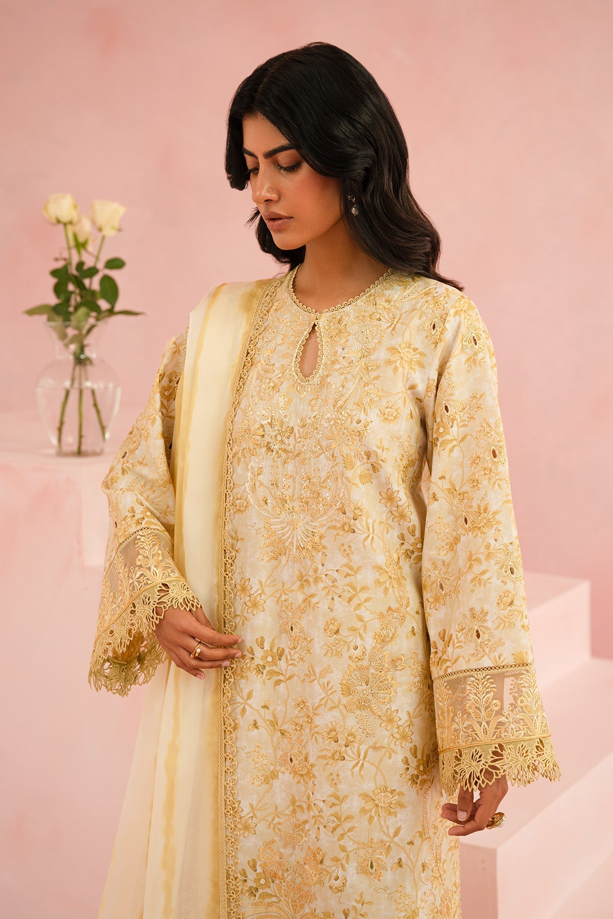 Afrozeh Arbor skin tone embroidered lawn suit, photo 3