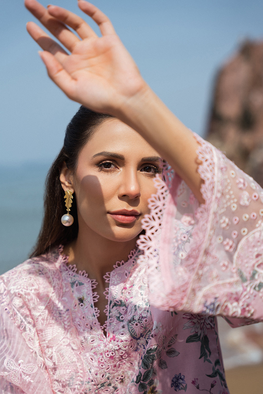 Afrozeh Lily embroidered lawn suit, photo 4