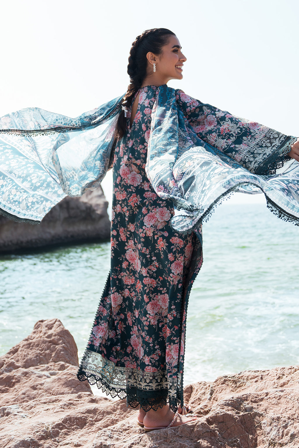 Afrozeh Clover embroidered lawn suit, photo 4