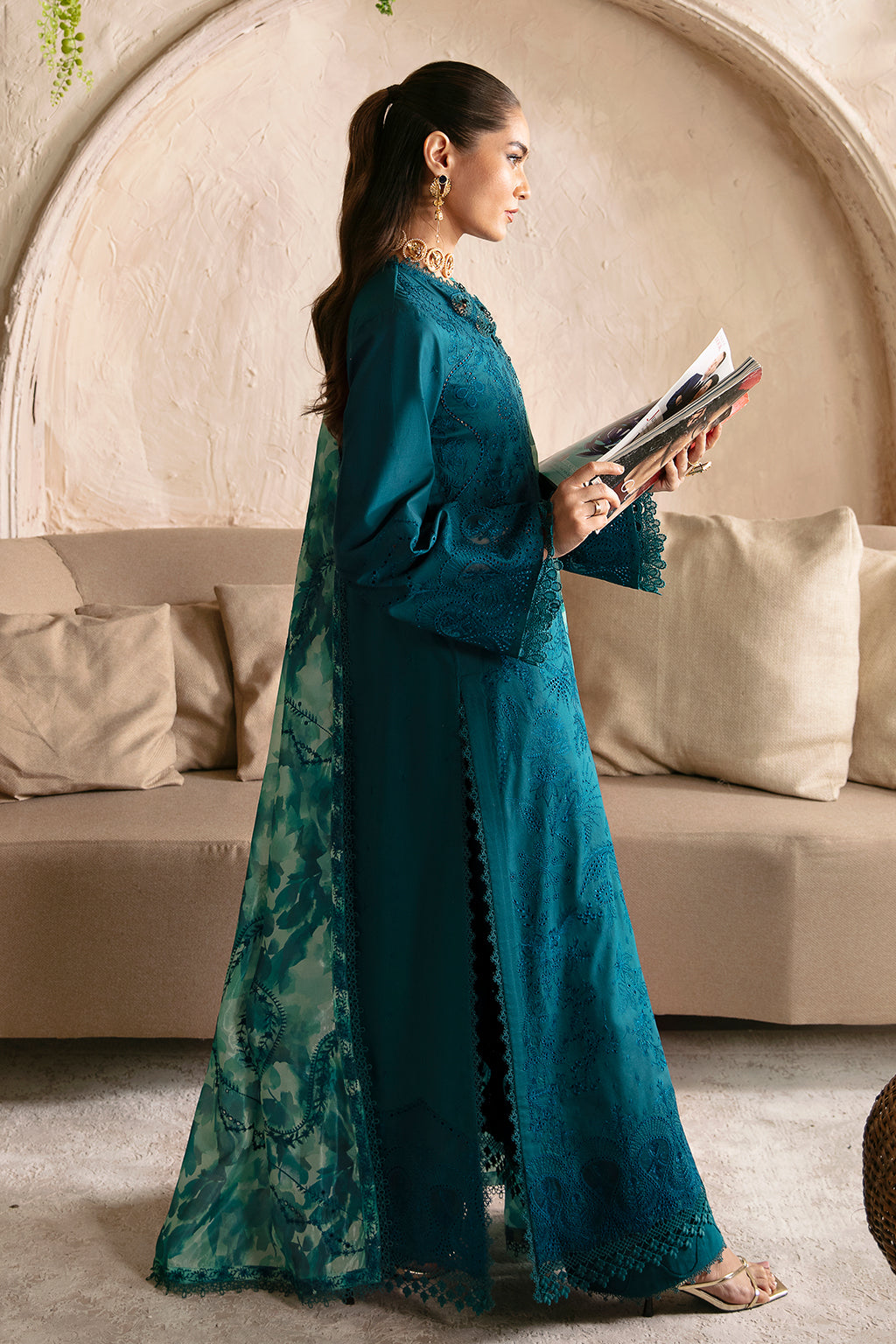 Afrozeh | Cascade Luxury Lawn 24 | Mia -  Afrozeh Luxury - Original Designer Dress - House of Maryam