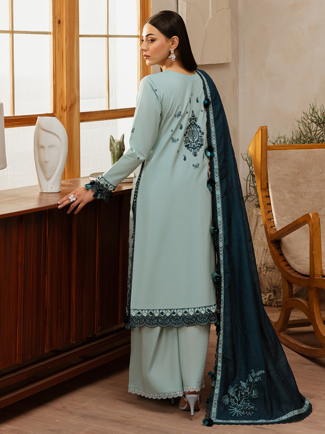 Mahnur | Florence Luxury Lawn 25 | AIYLEEN -  Mahnur Ladies Clothes - Original Designer Dress - House of Maryam