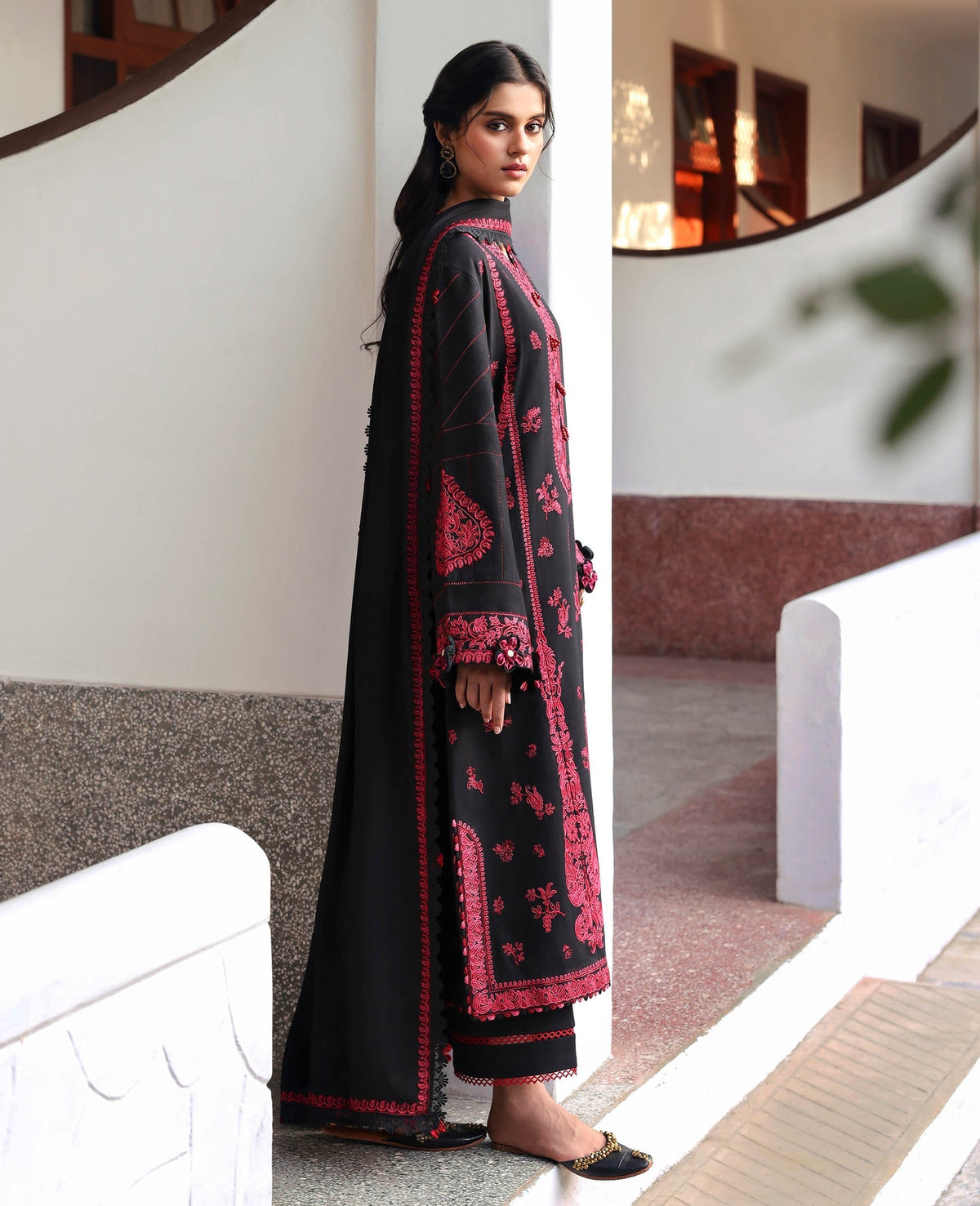 Republic Womenswear | Amaris Luxury Shawl 25 | Almira, image 6