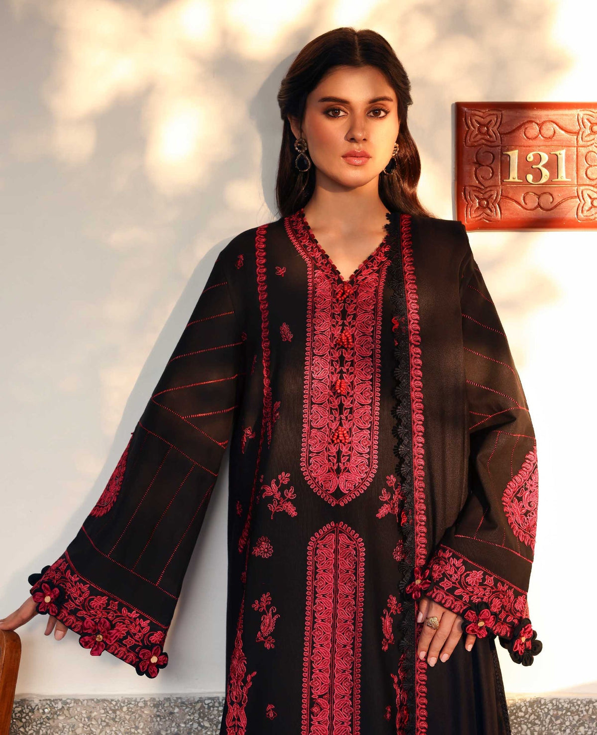 Republic Womenswear | Amaris Luxury Shawl 25 | Almira, image 8
